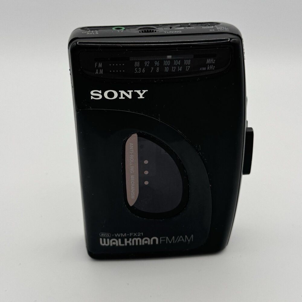 Sony WM-FX21 Walkman AM/FM Radio Cassette Player Radio Works Tape AS-IS